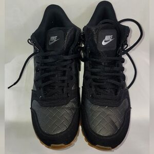 Nike Women's Mid Runner 2 Hi-Top